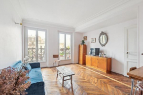 Spacious apartement 'Canal Saint Martin' for 6 by Weekome